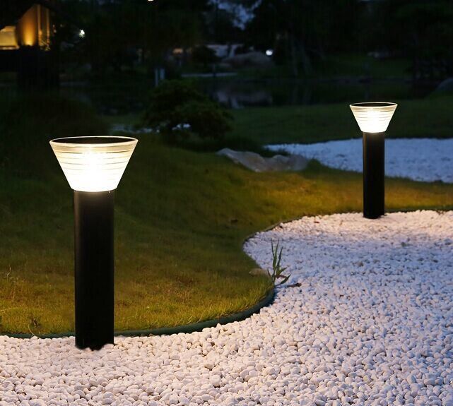 কারখানার পাইকারি LED সোলার লন ল্যাম্প আইপি 65 ওয়াটারপ্রুফ আউটডোর সোলার গার্ডেন লাইট