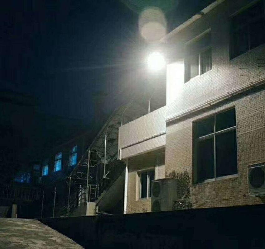 এলইডি গার্ডেন আউটডোর সোলার ফ্লাড লাইট মোশন সেন্সর চালিত স্মার্ট লাইট কন্ট্রোল