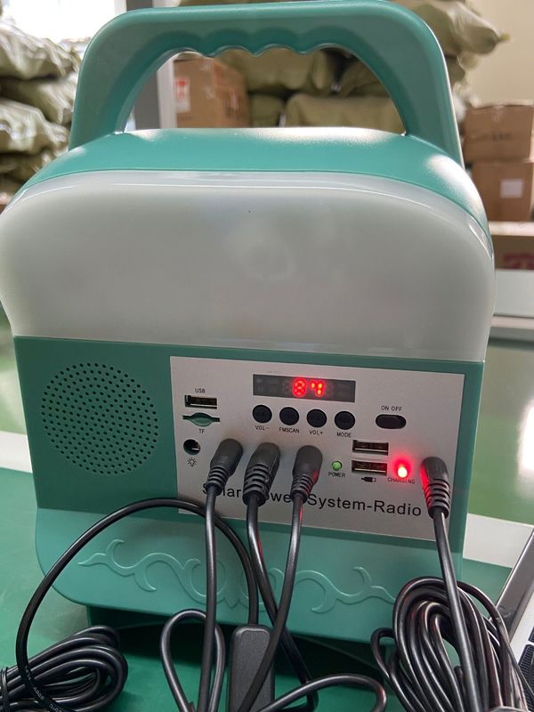 12W সোলার প্যানেল সিস্টেম 4 LED বাল্ব পোর্টেবল সোলার পাওয়ার লাইটিং সিস্টেম কিট