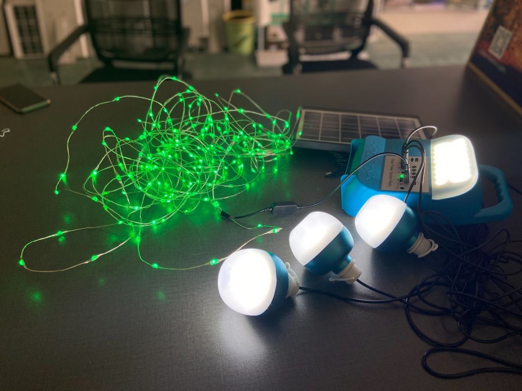 12W সোলার প্যানেল সিস্টেম 4 LED বাল্ব পোর্টেবল সোলার পাওয়ার লাইটিং সিস্টেম কিট